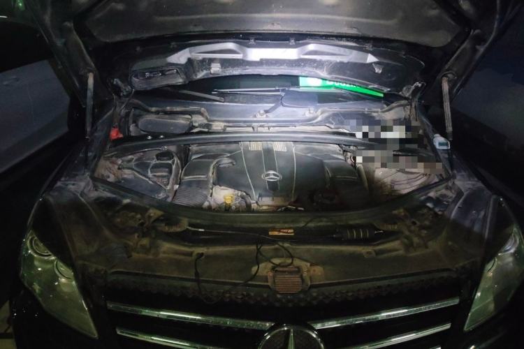Used Mercedes-Benz R-Class 2017 R 320 4MATIC Business Edition Prestige Model Engine Bay