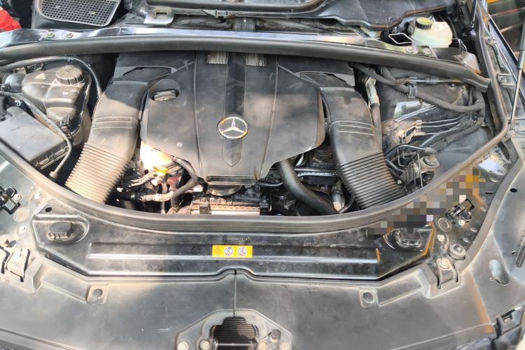 Used Mercedes-Benz R-Class 2017 R 320 4MATIC Business Edition Prestige Model Engine Bay