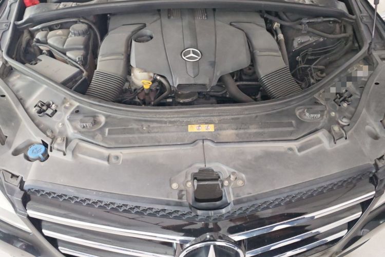 Used Mercedes-Benz R-Class 2017 R 320 4MATIC Business Edition Prestige Model Engine Bay