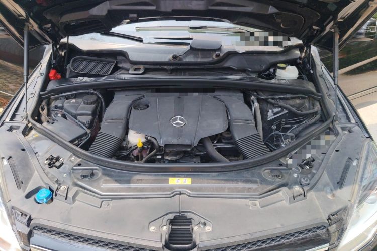 Used Mercedes-Benz R-Class 2017 R 320 4MATIC Business Edition Prestige Model Engine Bay