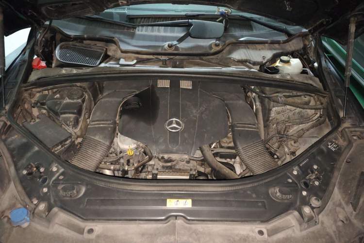 Used Mercedes-Benz R-Class 2017 R 320 4MATIC Business Edition Prestige Model Engine Bay