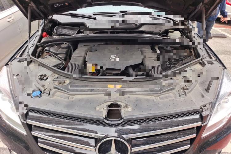 Used Mercedes-Benz R-Class 2017 R 320 4MATIC Business Edition Prestige Model Engine Bay
