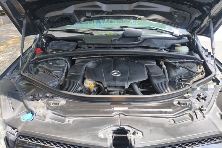 Used Mercedes-Benz R-Class 2017 R 320 4MATIC Business Edition Prestige Model Engine Bay