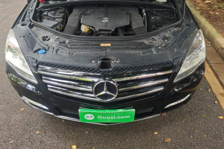 Used Mercedes-Benz R-Class 2017 R 320 4MATIC Business Edition Prestige Model Engine Bay