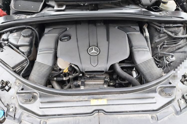 Used Mercedes-Benz R-Class 2017 R 320 4MATIC Business Edition Prestige Model Engine Bay