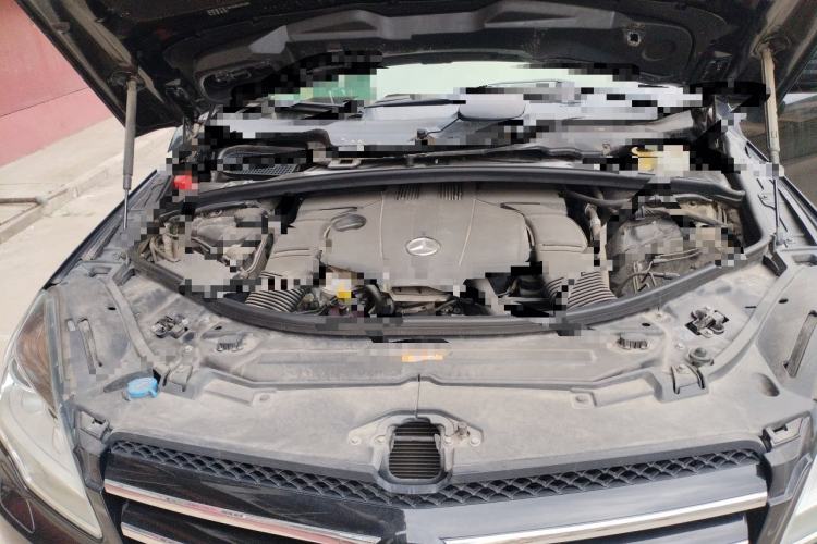 Used Mercedes-Benz R-Class 2017 R 320 4MATIC Business Edition Prestige Model Engine Bay