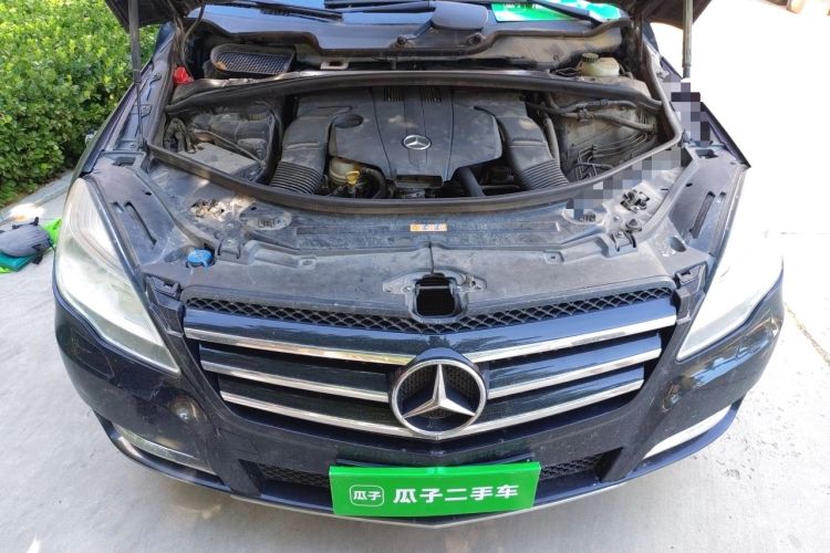 Used Mercedes-Benz R-Class 2017 R 320 4MATIC Business Edition Prestige Model Engine Bay