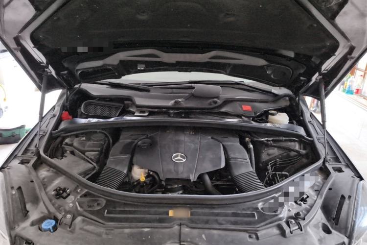 Used Mercedes-Benz R-Class 2017 R 320 4MATIC Business Edition Prestige Model Engine Bay