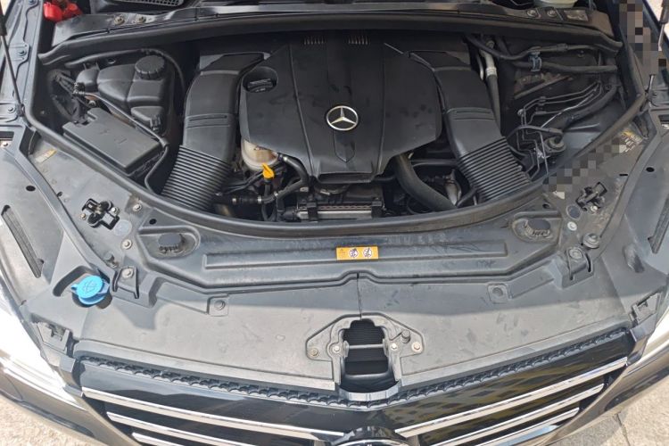 Used Mercedes-Benz R-Class 2017 R 320 4MATIC Business Edition Prestige Model Engine Bay
