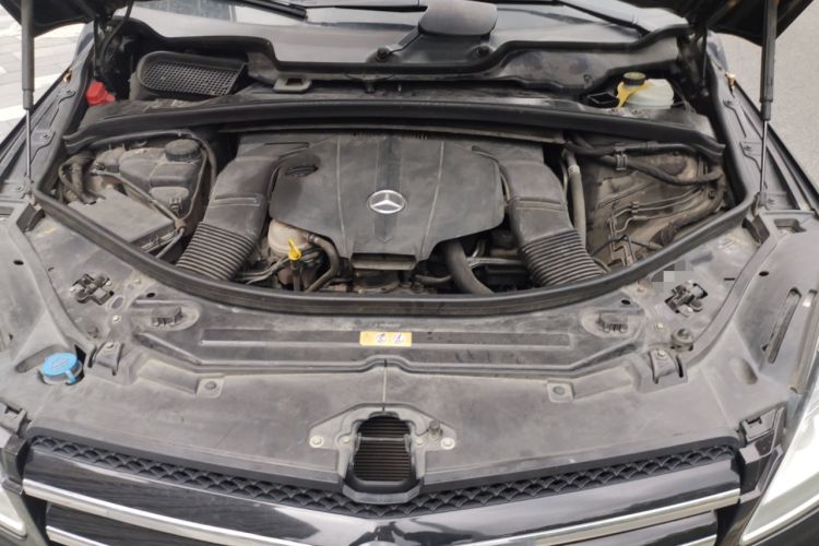 Used Mercedes-Benz R-Class 2017 R 320 4MATIC Business Edition Prestige Model Engine Bay