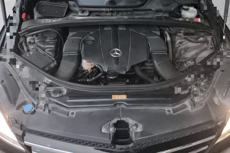 Used Mercedes-Benz R-Class 2017 R 320 4MATIC Business Edition Prestige Model Engine Bay