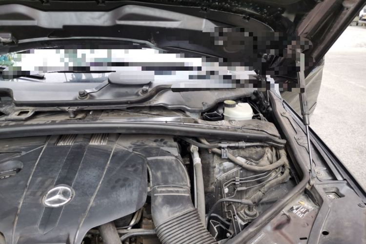 Used Mercedes-Benz R-Class 2017 R 320 4MATIC Business Edition Prestige Model Engine Bay Left