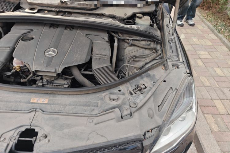Used Mercedes-Benz R-Class 2017 R 320 4MATIC Business Edition Prestige Model Engine Bay Left