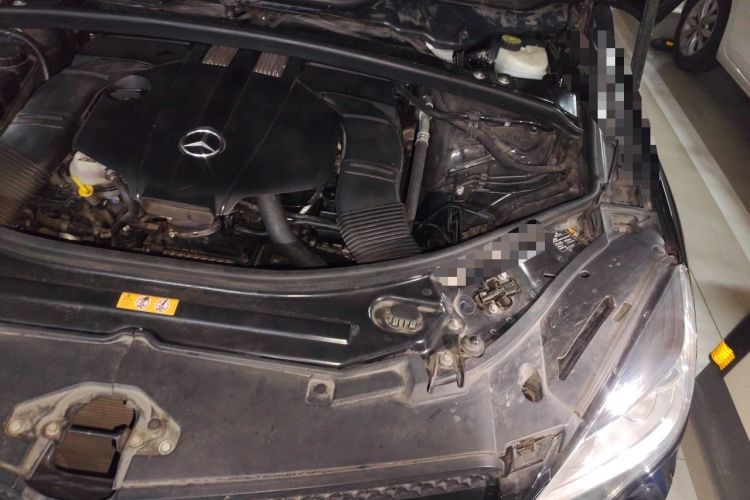 Used Mercedes-Benz R-Class 2017 R 320 4MATIC Luxury Collection Edition Engine Bay Left