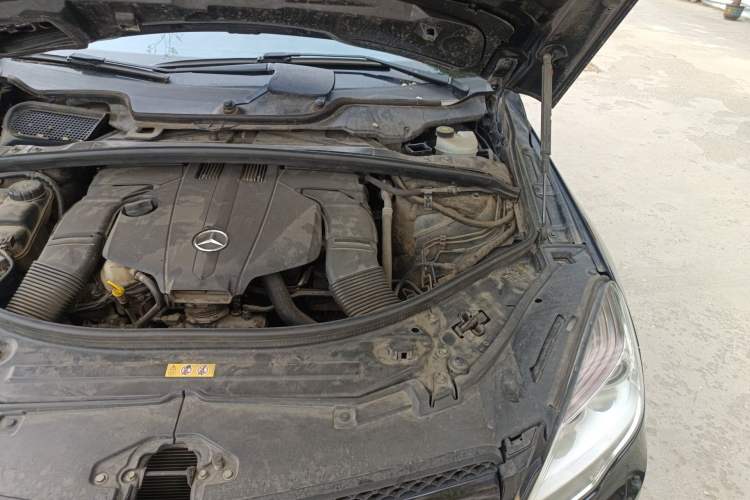 Used Mercedes-Benz R-Class 2017 R 320 4MATIC Business Edition Prestige Model Engine Bay Left