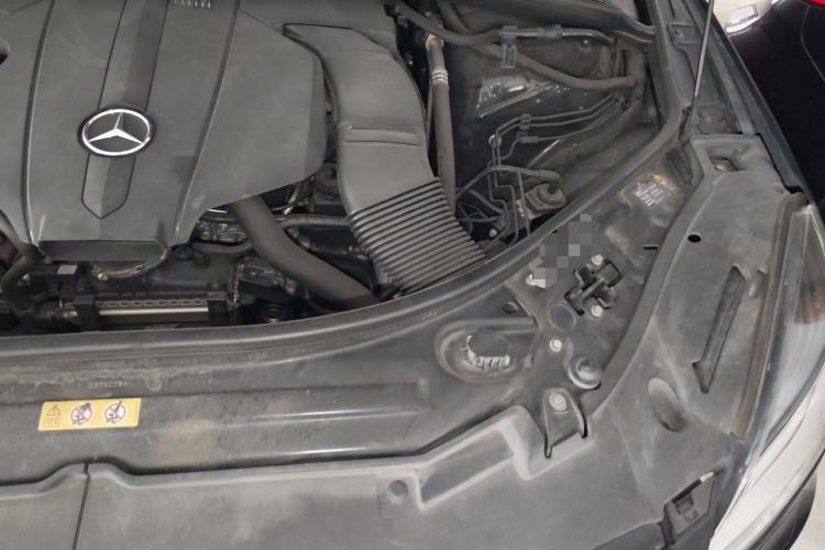 Used Mercedes-Benz R-Class 2017 R 320 4MATIC Business Edition Prestige Model Engine Bay Left