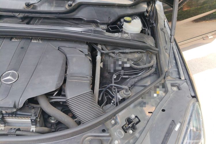 Used Mercedes-Benz R-Class 2017 R 320 4MATIC Business Edition Prestige Model Engine Bay Left