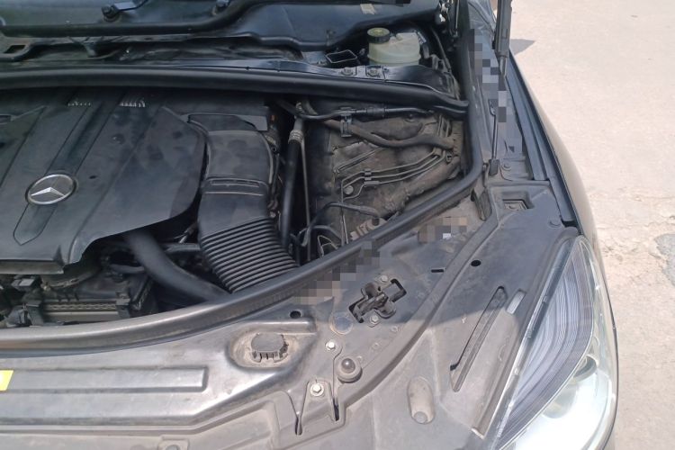 Used Mercedes-Benz R-Class 2017 R 320 4MATIC Business Edition Prestige Model Engine Bay Left