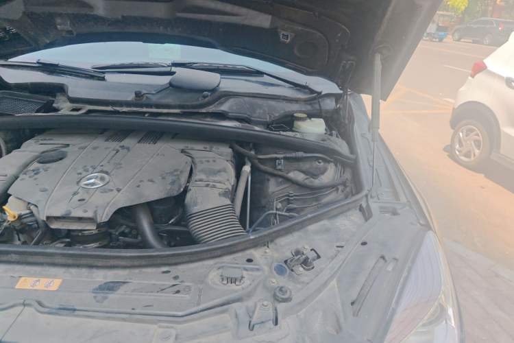 Used Mercedes-Benz R-Class 2017 R 320 4MATIC Business Edition Prestige Model Engine Bay Left