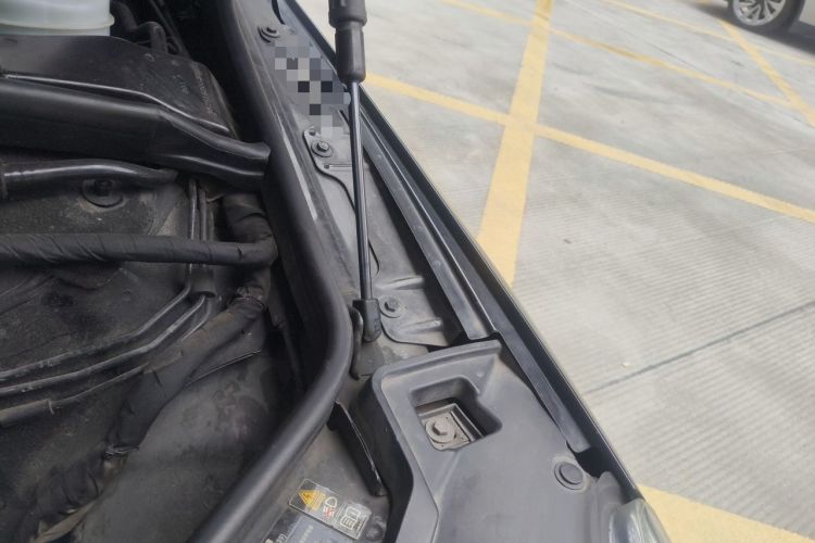 Used Mercedes-Benz R-Class 2017 R 320 4MATIC Business Edition Prestige Model Engine Bay Left