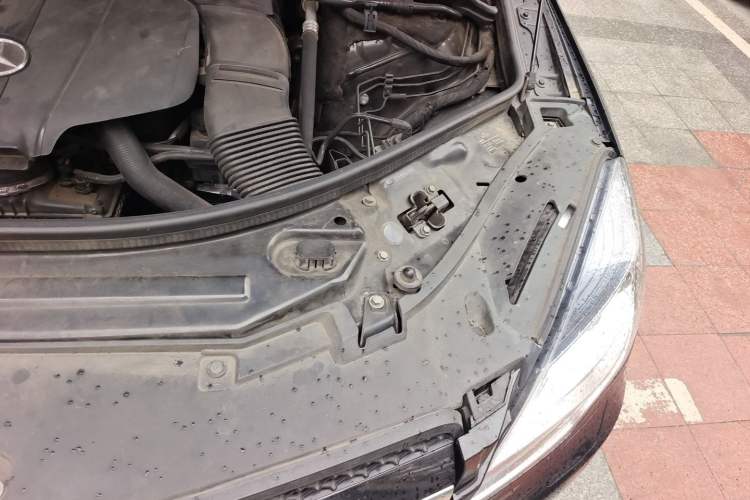 Used Mercedes-Benz R-Class 2017 R 320 4MATIC Business Edition Prestige Model Engine Bay Left