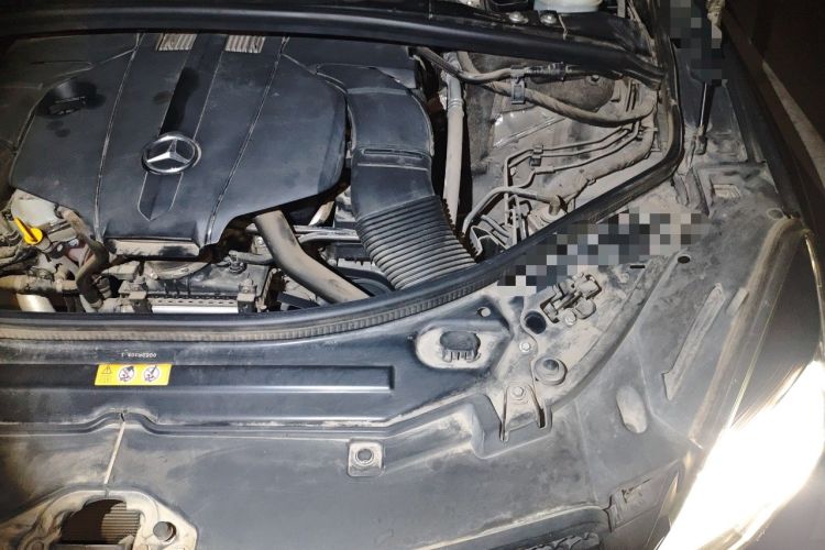 Used Mercedes-Benz R-Class 2017 R 400 4MATIC Exclusive Edition Engine Bay Left
