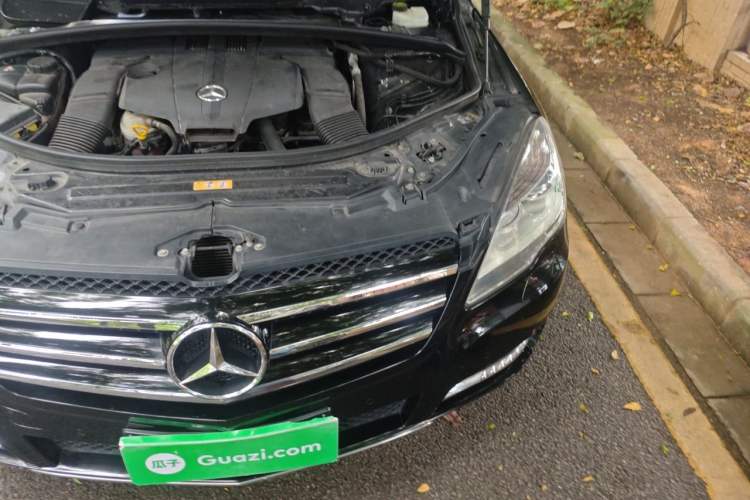 Used Mercedes-Benz R-Class 2017 R 320 4MATIC Business Edition Prestige Model Engine Bay Left
