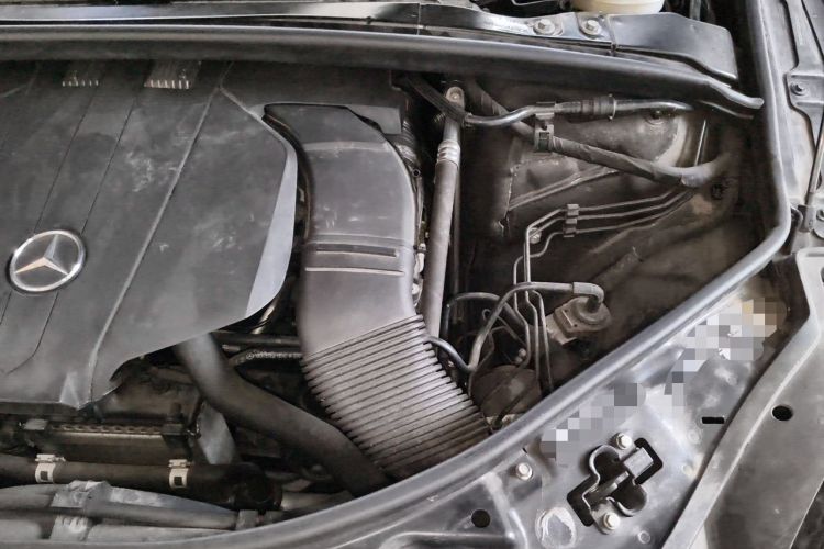 Used Mercedes-Benz R-Class 2017 R 320 4MATIC Business Edition Prestige Model Engine Bay Left