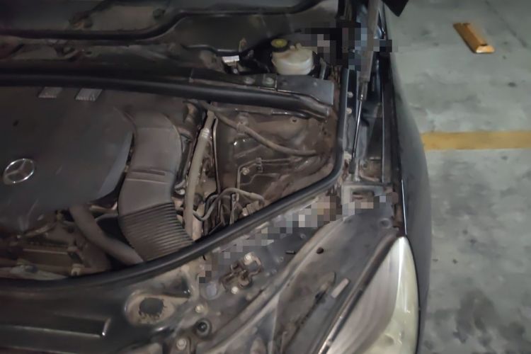 Used Mercedes-Benz R-Class 2017 R 320 4MATIC Business Edition Prestige Model Engine Bay Left