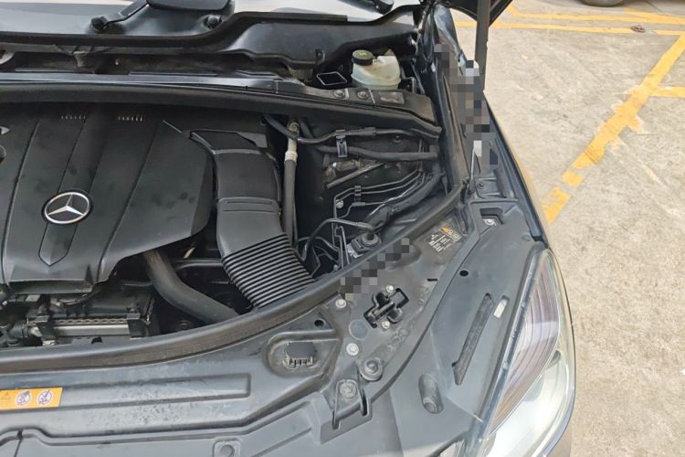 Used Mercedes-Benz R-Class 2017 R 320 4MATIC Business Edition Prestige Model Engine Bay Left