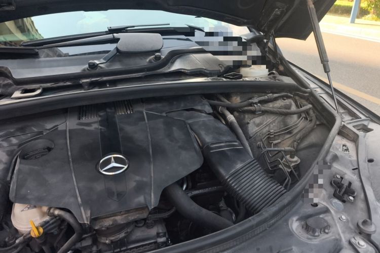 Used Mercedes-Benz R-Class 2017 R 320 4MATIC Business Edition Prestige Model Engine Bay Left