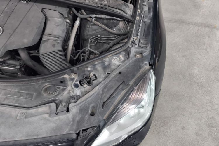 Used Mercedes-Benz R-Class 2017 R 320 4MATIC Business Edition Prestige Model Engine Bay Left