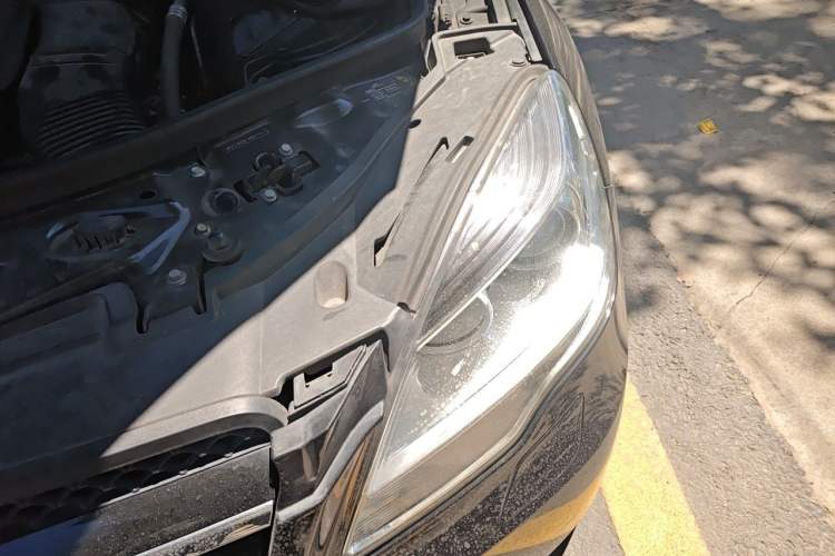 Used Mercedes-Benz R-Class 2017 R 320 4MATIC Business Edition Prestige Model Engine Bay Left