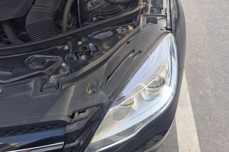 Used Mercedes-Benz R-Class 2017 R 320 4MATIC Business Edition Prestige Model Engine Bay Left