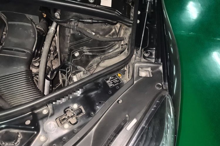Used Mercedes-Benz R-Class 2017 R 320 4MATIC Business Edition Prestige Model Engine Bay Left