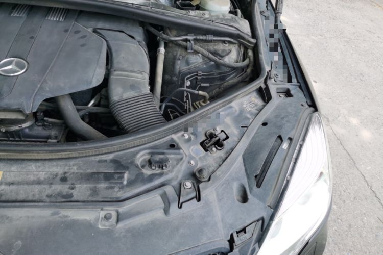 Used Mercedes-Benz R-Class 2017 R 320 4MATIC Business Edition Prestige Model Engine Bay Left