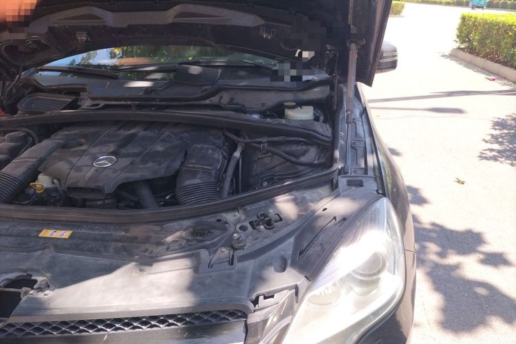 Used Mercedes-Benz R-Class 2017 R 320 4MATIC Business Edition Prestige Model Engine Bay Left