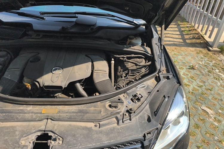 Used Mercedes-Benz R-Class 2017 R 320 4MATIC Business Edition Prestige Model Engine Bay Left