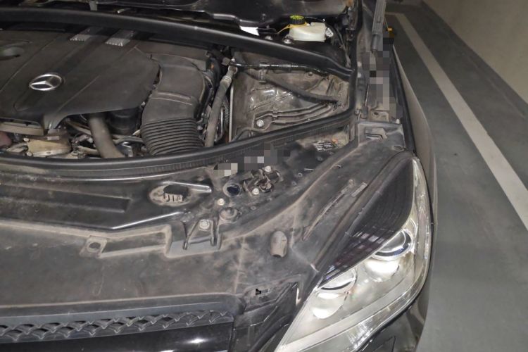Used Mercedes-Benz R-Class 2017 R 320 4MATIC Business Edition Prestige Model Engine Bay Left