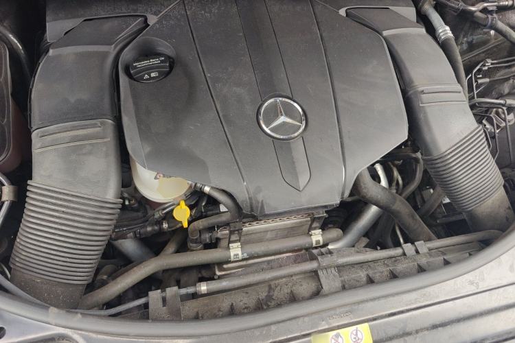 Used Mercedes-Benz R-Class 2017 R 320 4MATIC Business Edition Prestige Model Engine Bay