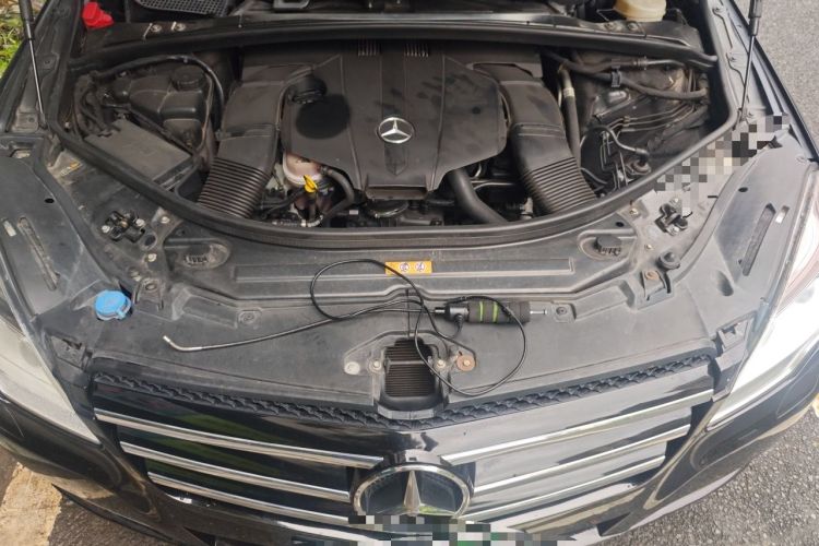 Used Mercedes-Benz R-Class 2017 R 320 4MATIC Business Edition Prestige Model Engine Bay