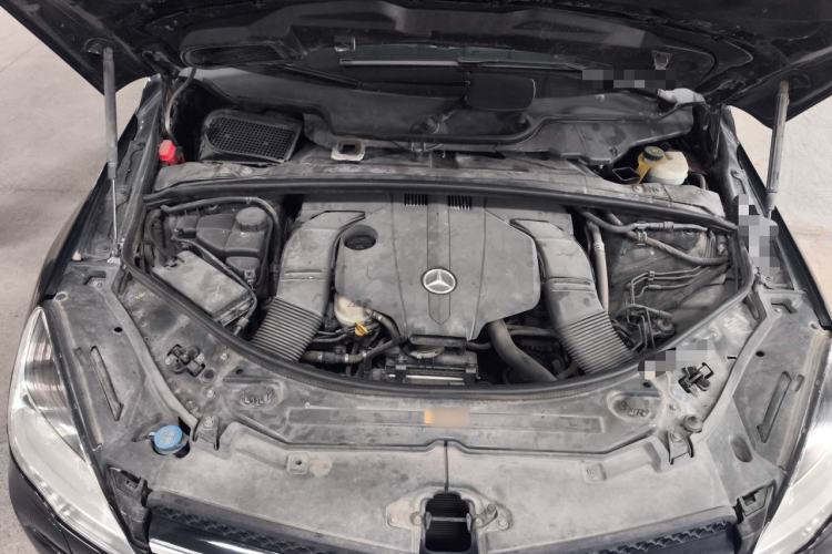 Used Mercedes-Benz R-Class 2017 R 320 4MATIC Business Edition Prestige Model Engine Bay