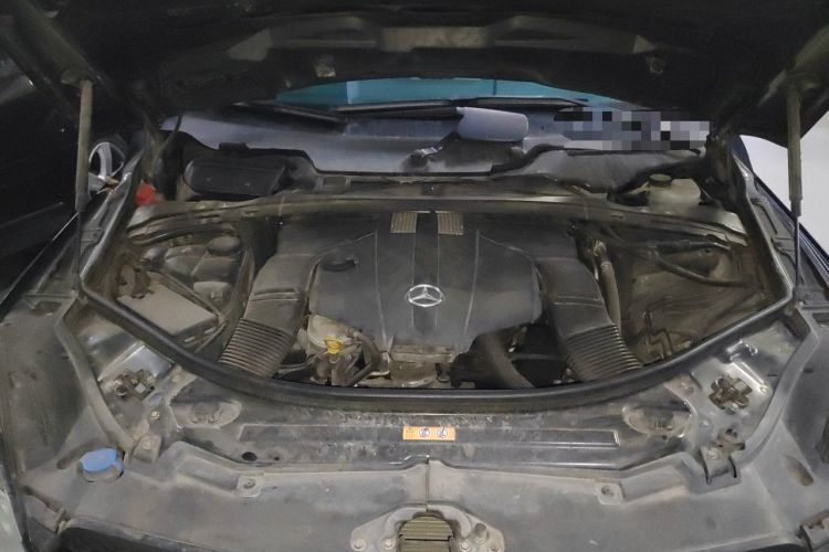 Used Mercedes-Benz R-Class 2017 R 320 4MATIC Business Edition Prestige Model Engine Bay