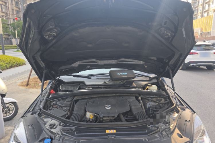 Used Mercedes-Benz R-Class 2017 R 320 4MATIC Business Edition Prestige Model Engine Bay