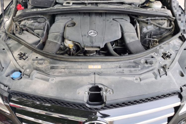 Used Mercedes-Benz R-Class 2017 R 320 4MATIC Business Edition Prestige Model Engine Bay