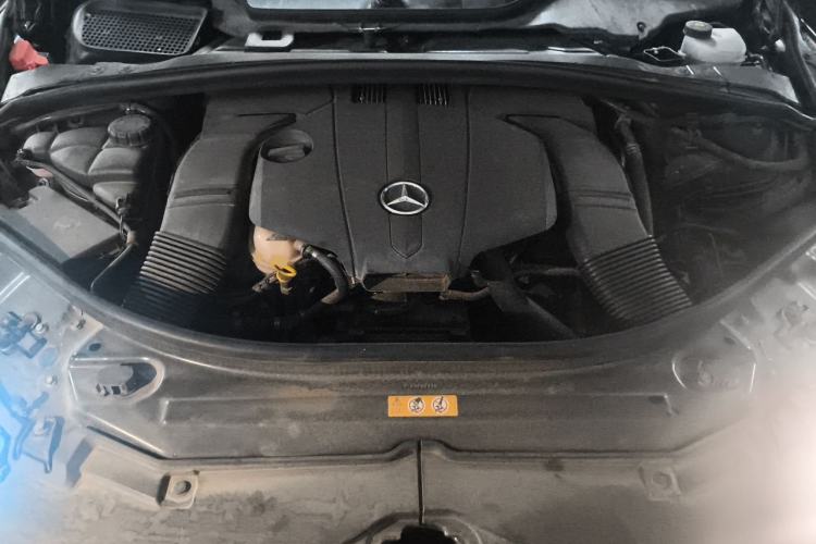 Used Mercedes-Benz R-Class 2017 R 320 4MATIC Business Edition Prestige Model Engine Bay