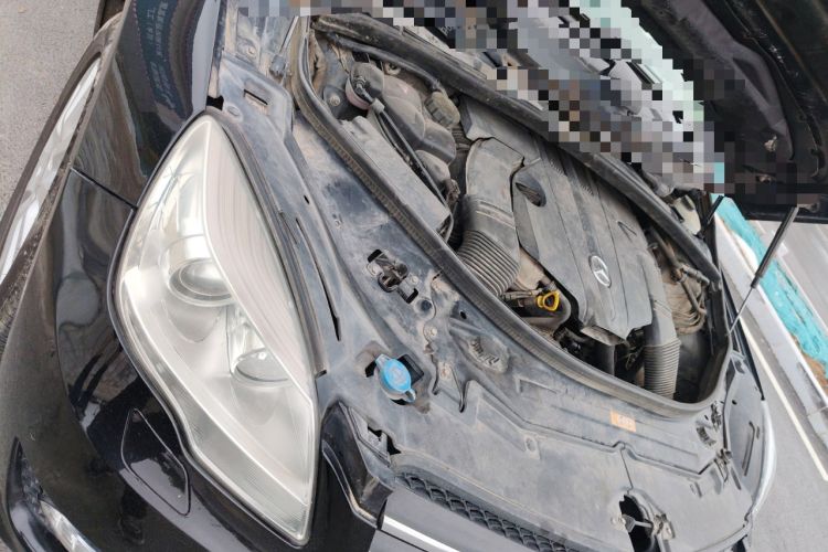 Used Mercedes-Benz R-Class 2017 R 320 4MATIC Business Edition Prestige Model Engine Bay Right