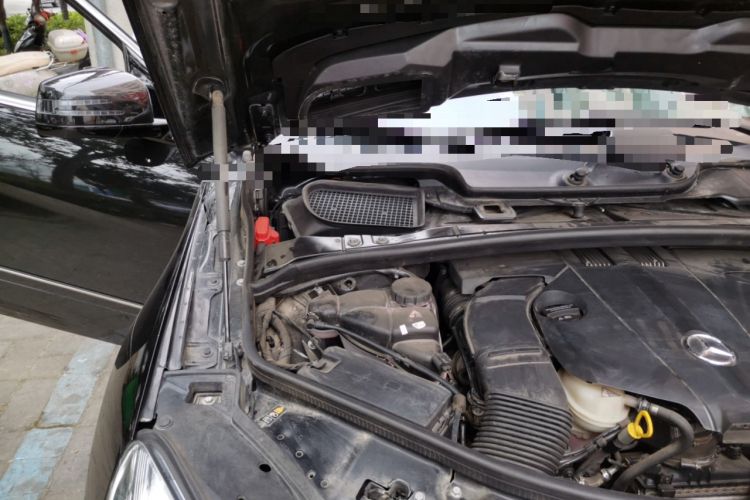 Used Mercedes-Benz R-Class 2017 R 320 4MATIC Business Edition Prestige Model Engine Bay Right