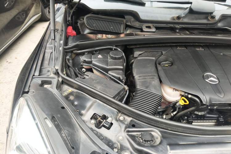 Used Mercedes-Benz R-Class 2017 R 320 4MATIC Business Edition Prestige Model Engine Bay Right