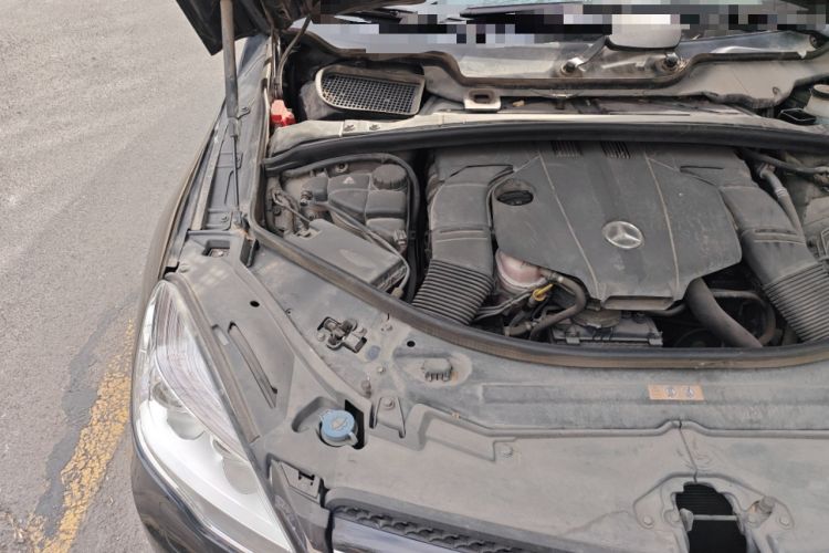 Used Mercedes-Benz R-Class 2017 R 320 4MATIC Business Edition Prestige Model Engine Bay Right